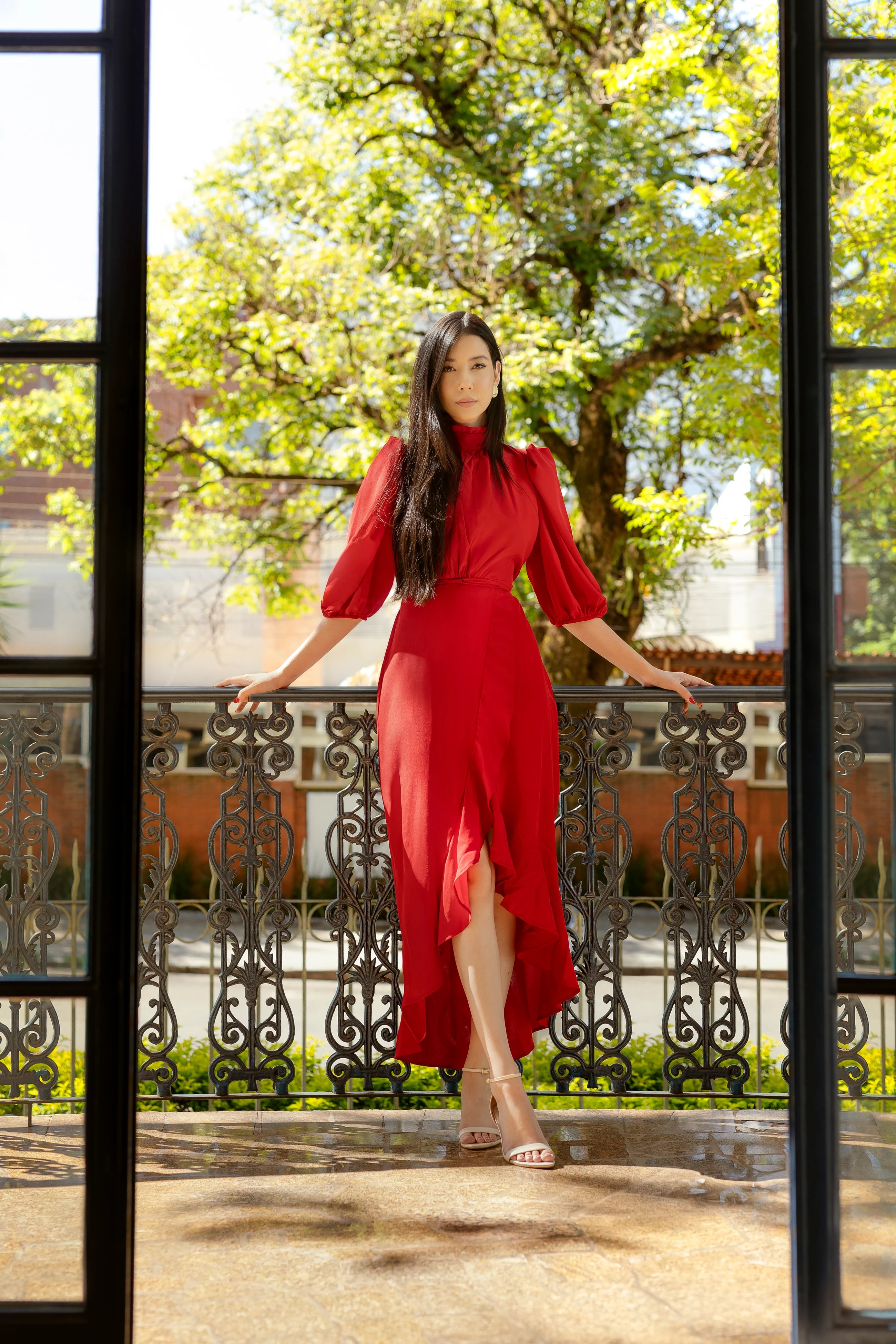 Vestido Soberana na sacada