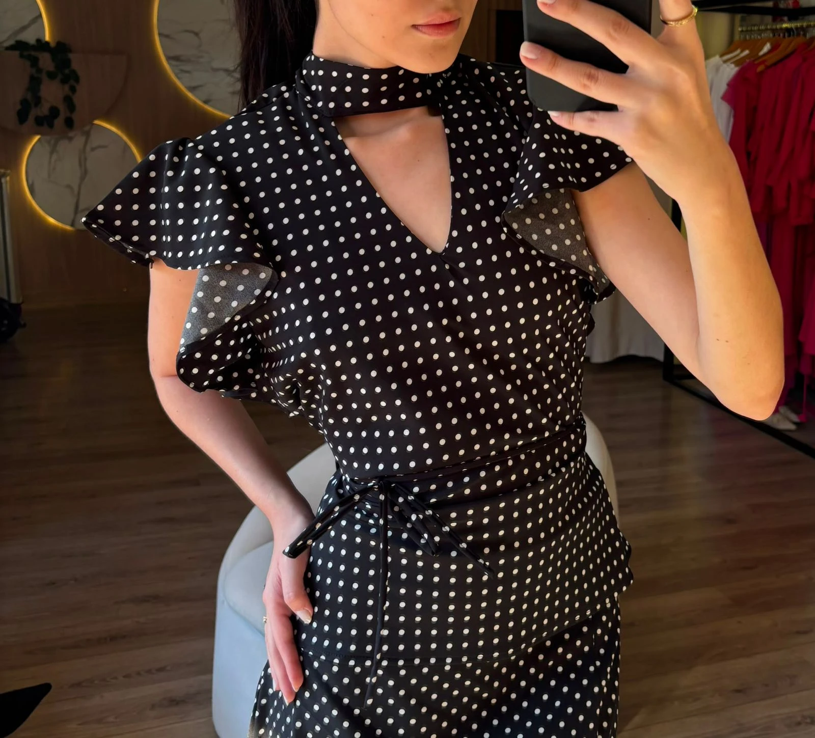 Blusa gola alta decote V